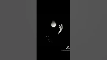 في لحظه عايزه اللي يعدل ميلك ويسند يشيلك بدون موسيقي 