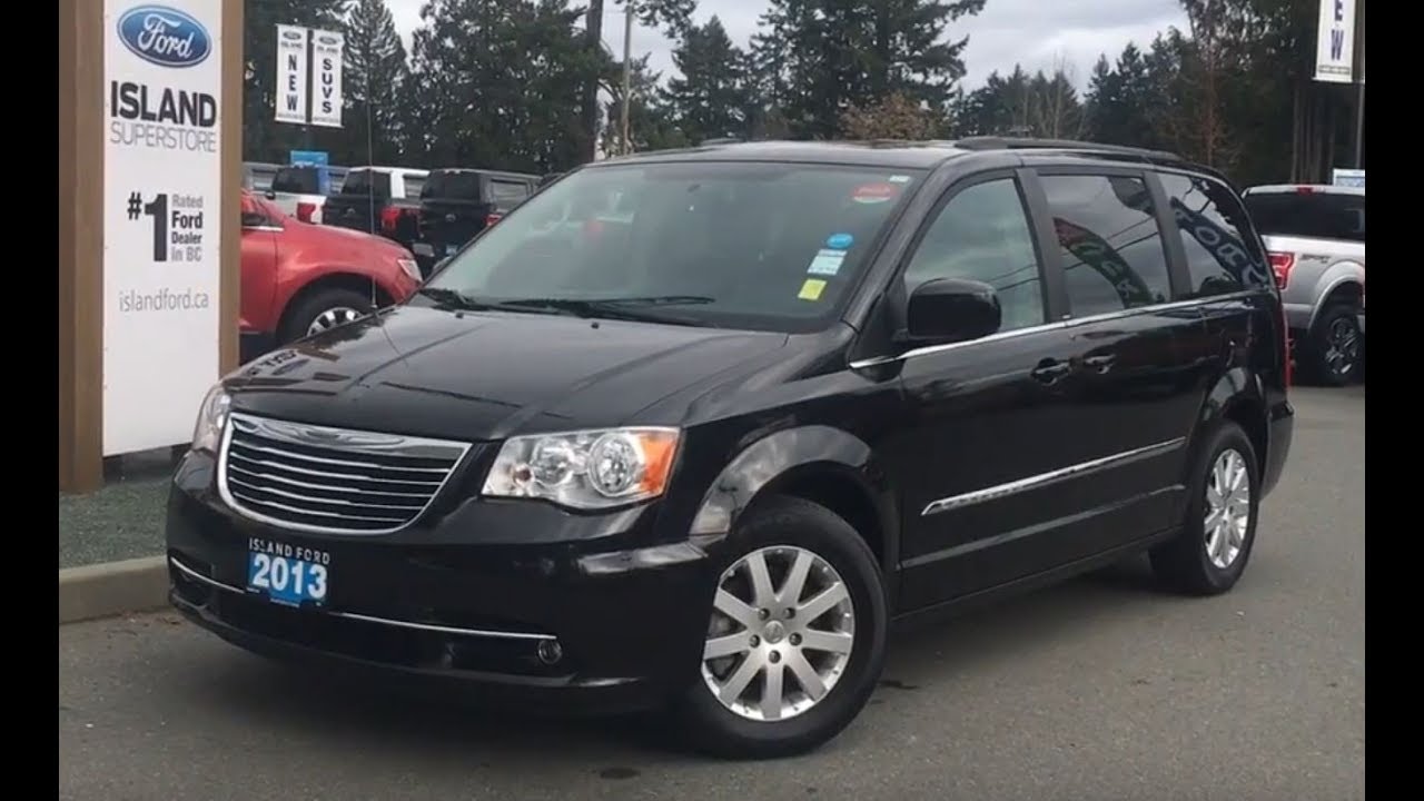 2013 Chrysler Town & Country Touring W/ Power Sliding