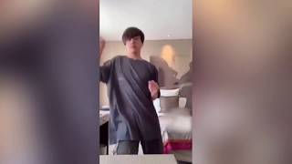 [BTS] Jungkook dancing to Bad Guy by Billie Eilish Resimi