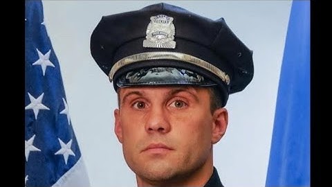 Shooting leaves suspect dead, Boston cop in critical condition