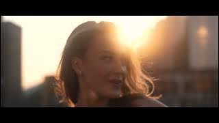 Adrina - Raudonoj Šviesoj