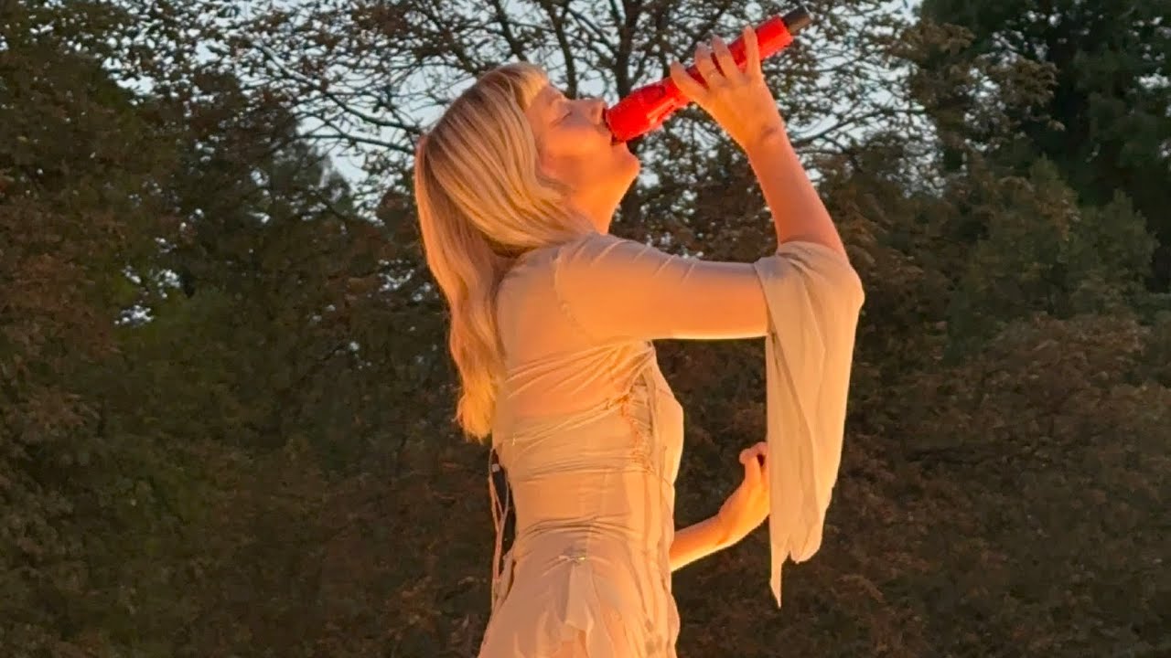 Aurora - Giving In To The Love 2025.08.22