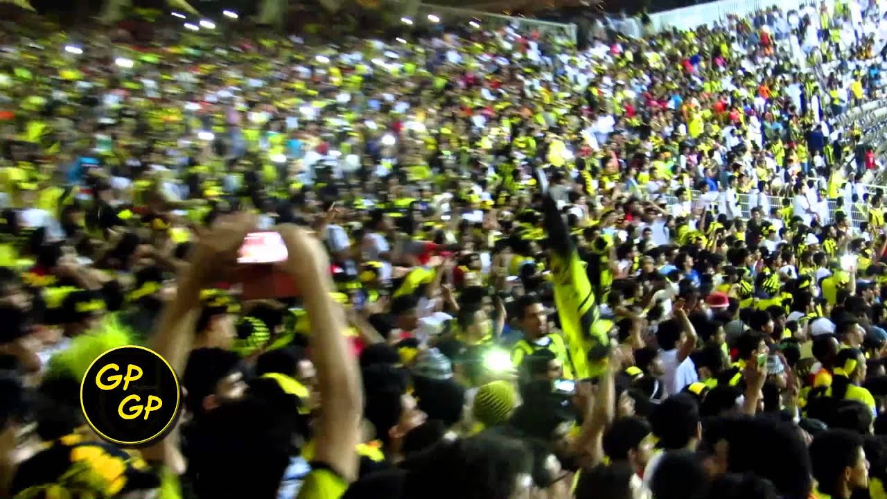 فرحة المدرج الاتحادي بالهدف الثالث في لخويا