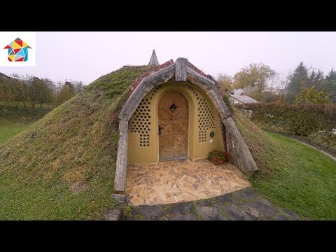 Video: The Hobbit Houses: Moderne Grønne Takhus