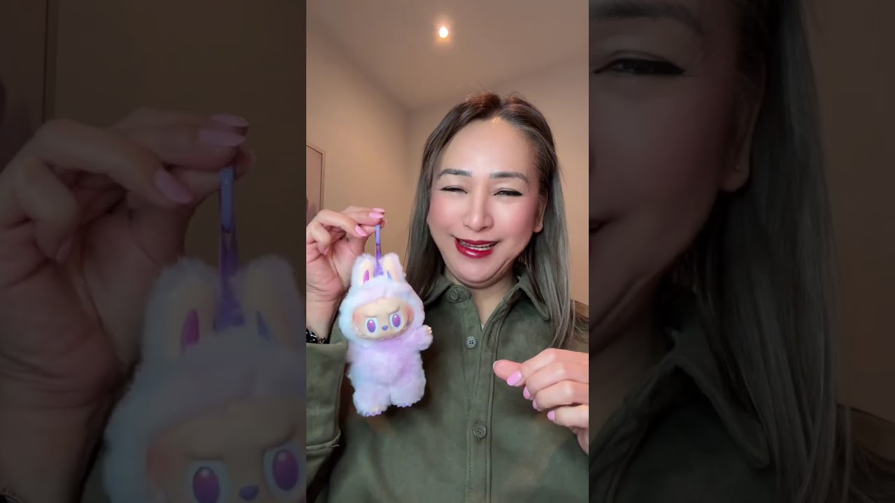 Распаковываю мою новую Лабубу — чистый ажиотаж вокруг поколения X. 