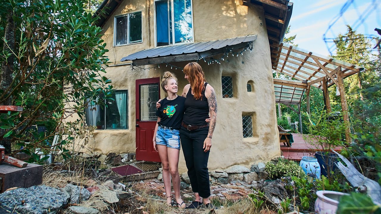 Building A Cob House: An Eco-Friendly Dream Home - The Wayward Home