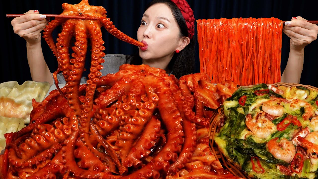 [Mukbang ASMR] Spicy Ocotopus Seafood Boil (Nokji-bokkem) with Korean Style Seafood Pancake Ssoyoung