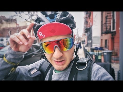 Video: Elogio de las gorras ciclistas