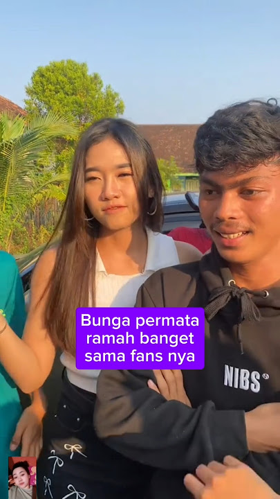 Bunga permata sama fans akrab banget,sampe di peluk #dangdut #bungapermata