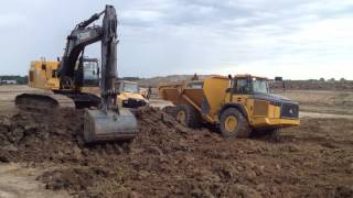 Deere 460E articulated dump truck in Indiana