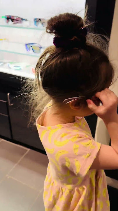 🌈Cute Baby Girl Trying Her NEW Oakley Sunglasses #oakley #sunglasses #shorts #viral