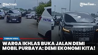 Unlike other officials, residents give Finance Minister Purbaya's car free passage: