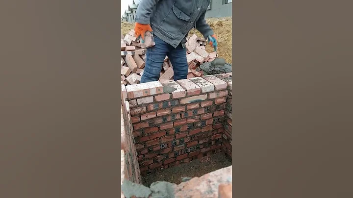Laying solid red brick wall process