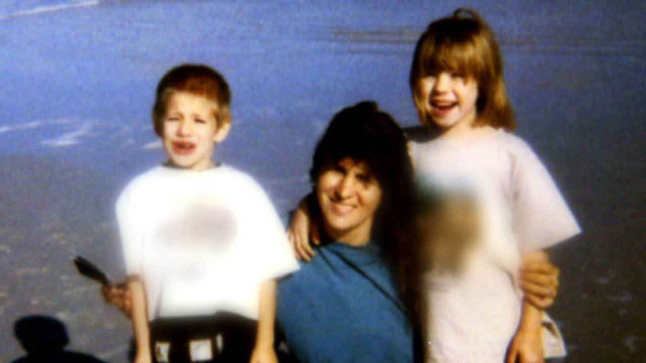 Children Describe What Life Was Like Growing Up With What They Call An ‘Absent Mom’