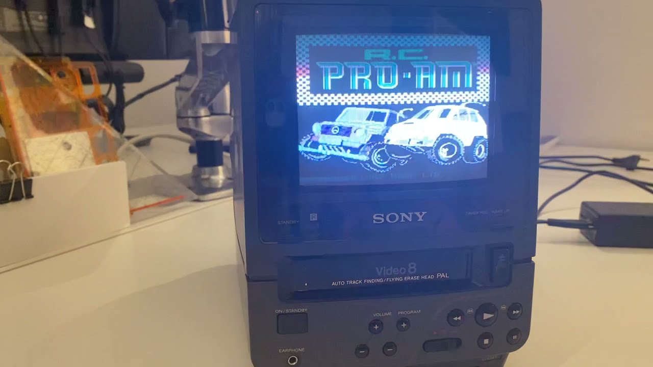 Sony EV-DT1, the portable Trinitron Video8 TV - YouTube