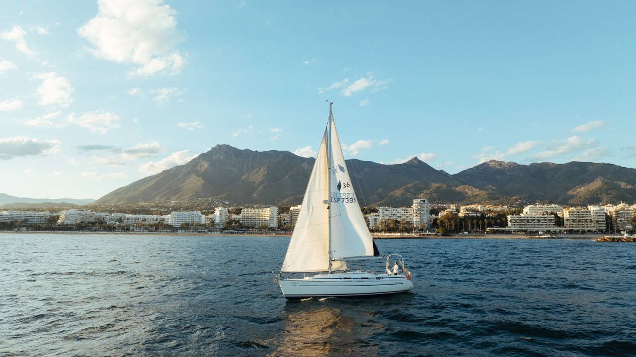 Moon Sailing Marbella - ? Descubre Marbella desde el mar a bordo del Moonstone ?