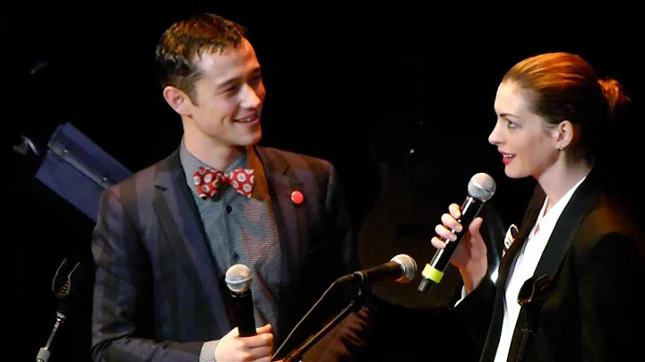 Anne Hathaway + Joseph Gordon Levitt sing together...