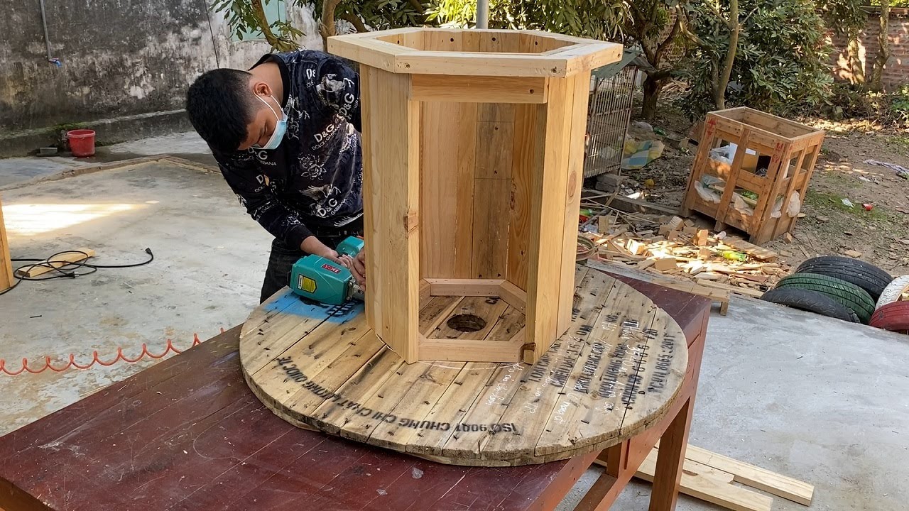 Clever DIY Recycled Furniture Ideas for Outdoor Living // Cool Wooden ...