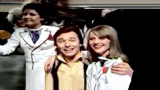 KAREL GOTT -  DÍVKÁM (girls,girls,girls) g