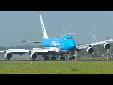 BOEING 747 ENGINE almost HIT THE GROUND after CROSSWIND LANDING (4K)