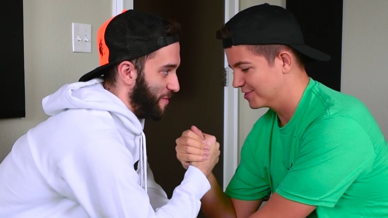 girls like you WHO WOULD WIN IN AN ARM WRESTLE?... (Q&A WITH POOFLESS!)