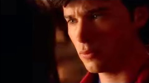 Clark reveals his true identity to Lana | Smallville (S6E22)