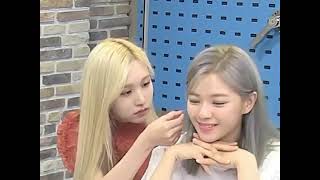 Idol Fixing Each Other's Hair Part 9 - Girl Group Version