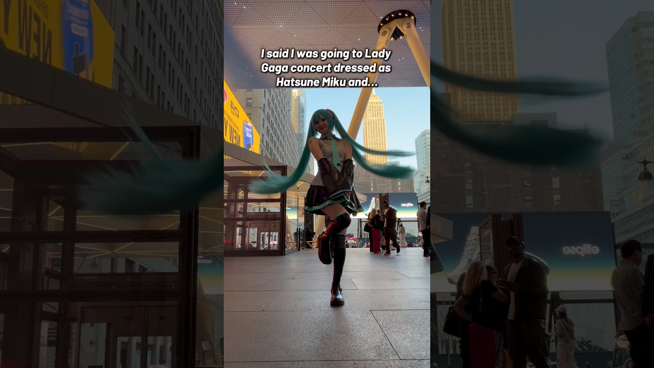 Did you know Hatsune Miku opened for Lady Gaga in 2014?😍 #hatsunemiku #ladygaga #hatsunemikucosplay
