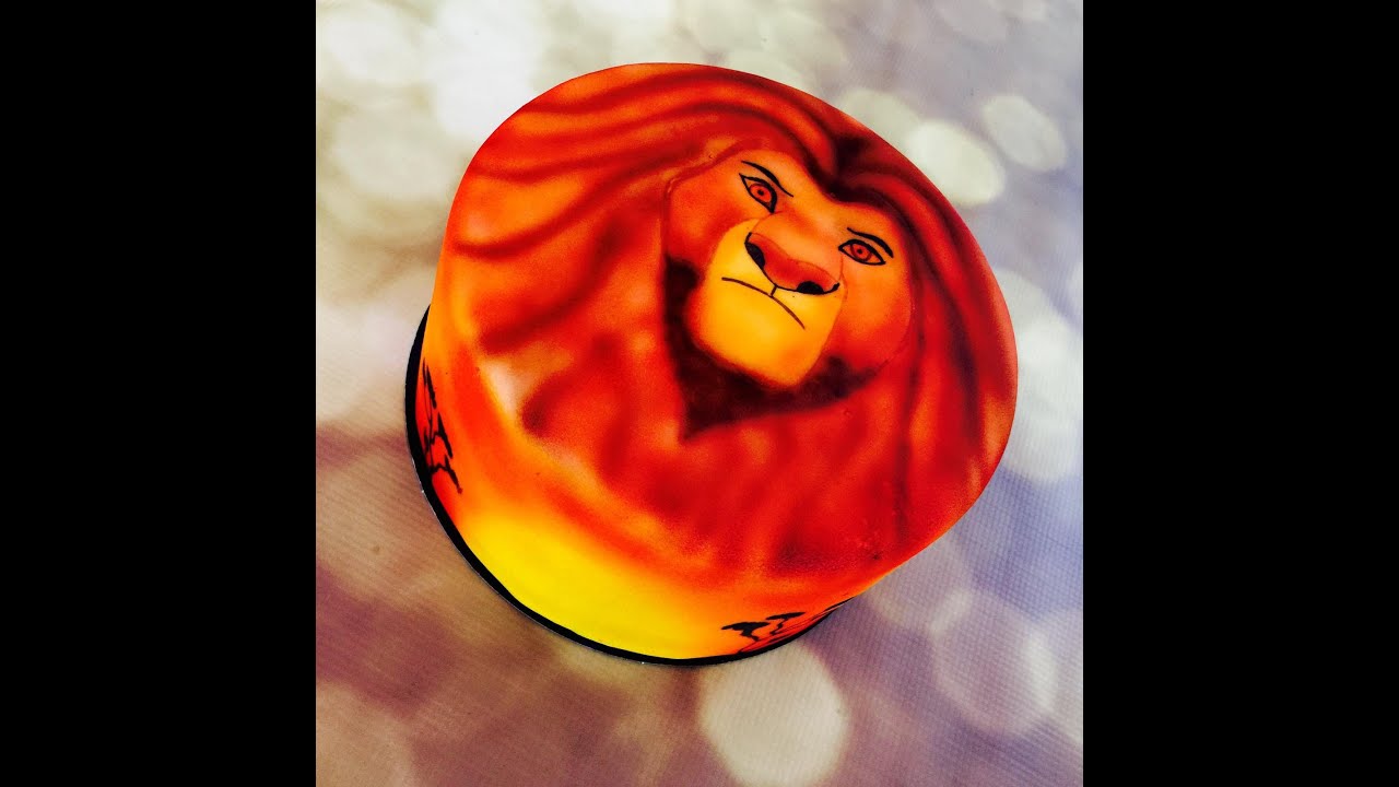 Maîtrisez l'Aérographe pour un Cake Design Époustouflant : Le Roi Lion par Laetitia Kessous  ! 🎨🦁