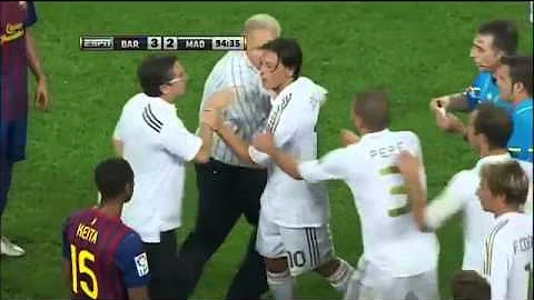 Mourinho Pulls Vilanova Ear  Marcelo hacks down Fabregas  Ozil Villa Red Card