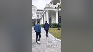 Em Tuấn Mượt và Em Tuấn Cận