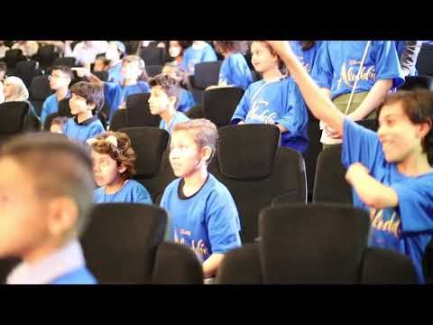 الأمير الحسين يفاجئ أطفال مركز السرطان بحضور الفنان العالمي ويل سميث