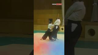 The rhythm of Aiki-Jo: Flawless staff transition!