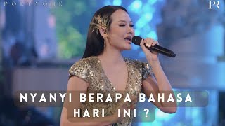 Nyanyi berapa bahasa di acara kali ini ?