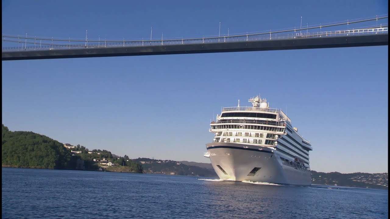 mighty cruise ships viking star