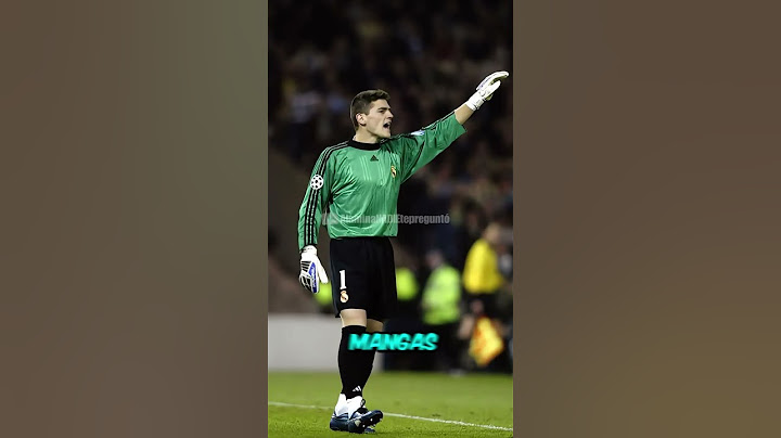 Por qué Iker Casillas cortaba con unas tijeras sus mangas antes de los partidos?