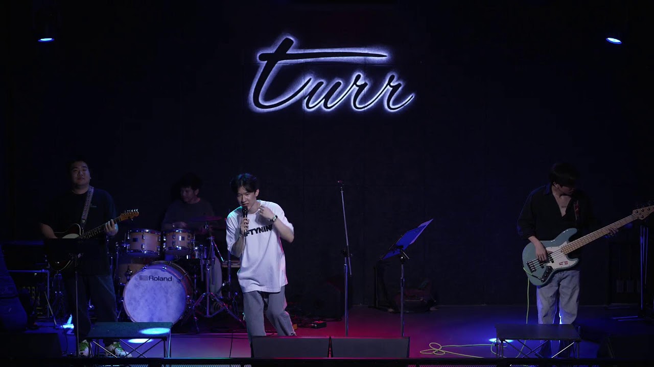 Turr Ratchayothin - ร้าน เธอ รัชโยธิน - Live วง Gleez - YouTube