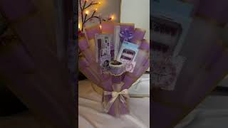 Beautiful gift bouquet in just 1000rs Dm Karen tok par#smallbusiness #views #subscribers #gif#reels
