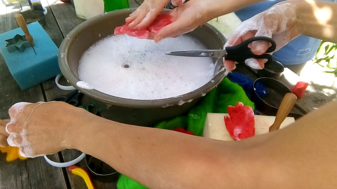 Лесно цвете от вълна / Needle Felted Flower