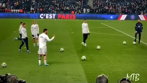 Lionel Messi Shows Mbappe How It is Done 🎯 - DayDayNews