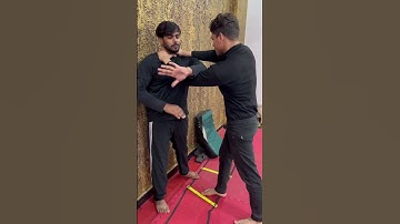 Self defence on road side #selfdefense #anujtkd