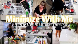 MINIMIZE WITH ME! EXTREME KITCHEN CLEANING DECLUTTERING AND ORGANIZING! CLEANING MOTIVATION!