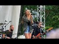 Capture de la vidéo Carly Pearce - Live At 2018 Countryfest In Portland, Or