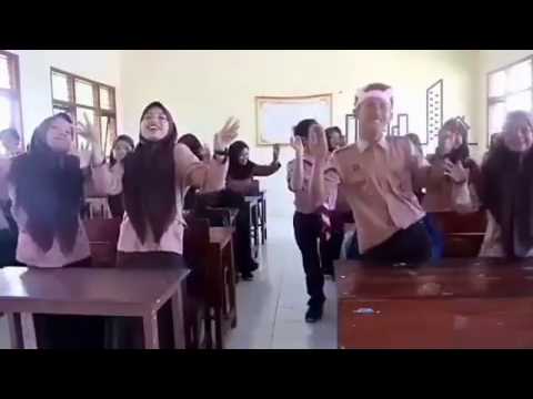 entah-apa-yang-merasukimu-versi-guru-dan-siswa-|-"salah-apa-aku"-ilir-7#tiktok#entahapaygmerasukiku