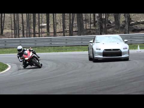 Aprilia RSV4 Factory APRC SE vs Nissan GT-R