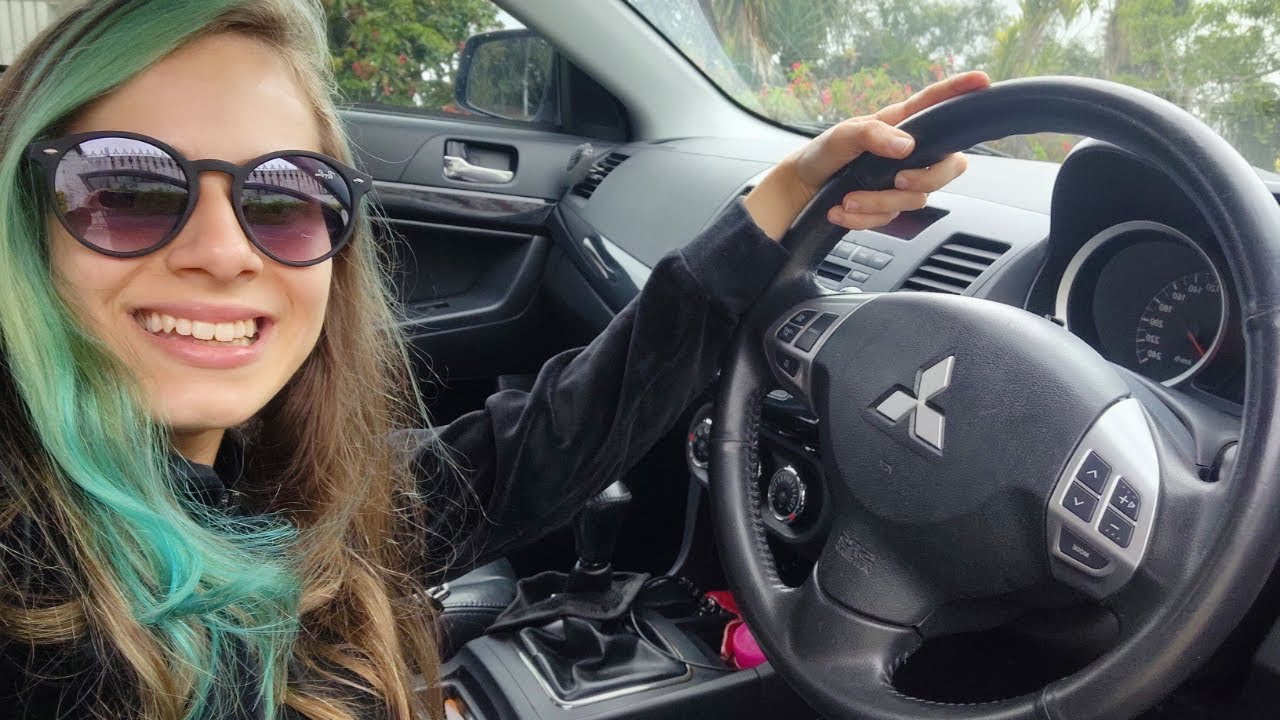 DIRIGINDO MITSUBISHI LANCER MANUAL - YouTube