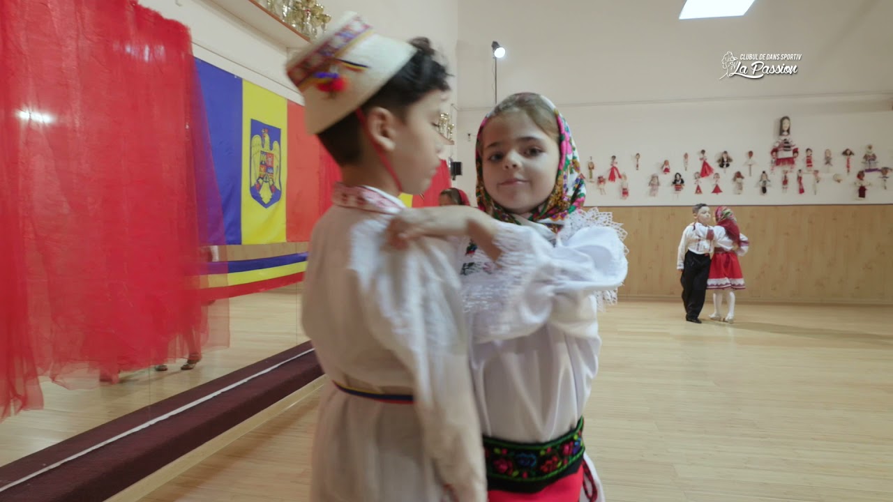 1 Decembrie - Ziua Nationala a Romaniei - La Passion Grupa Debutanti