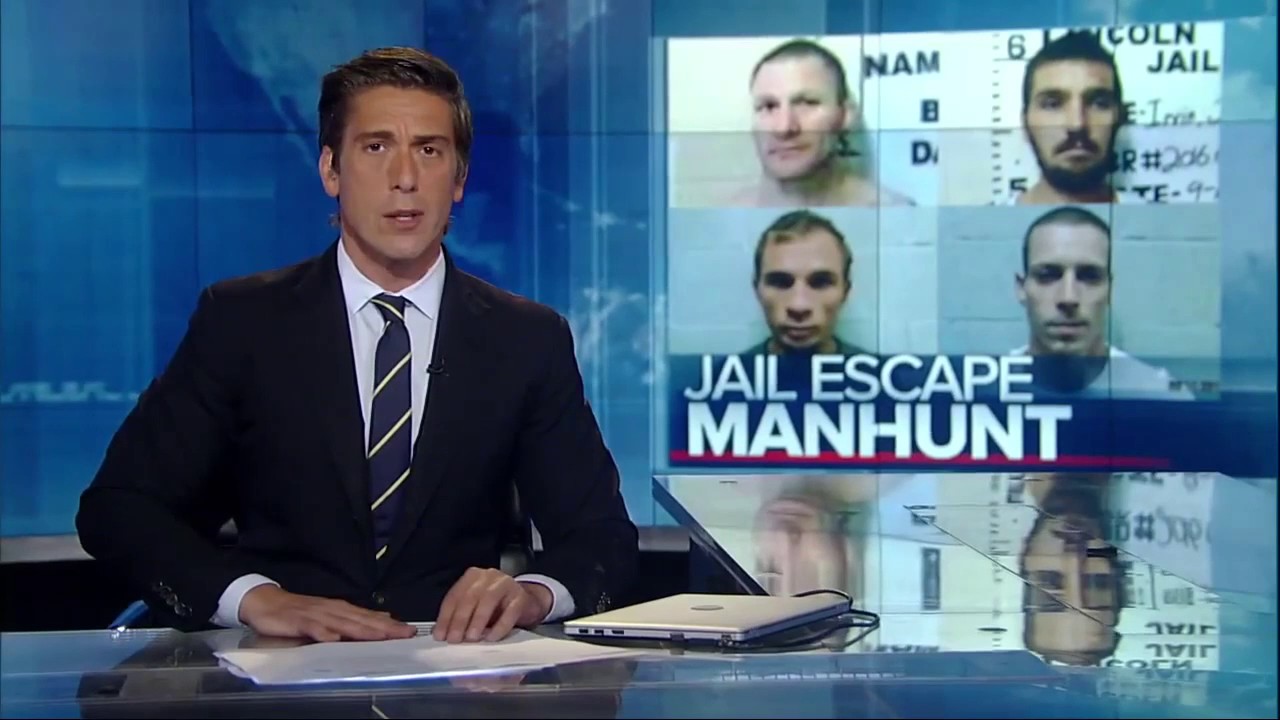 Manhunt underway for 4 inmates from Georgia escape - YouTube