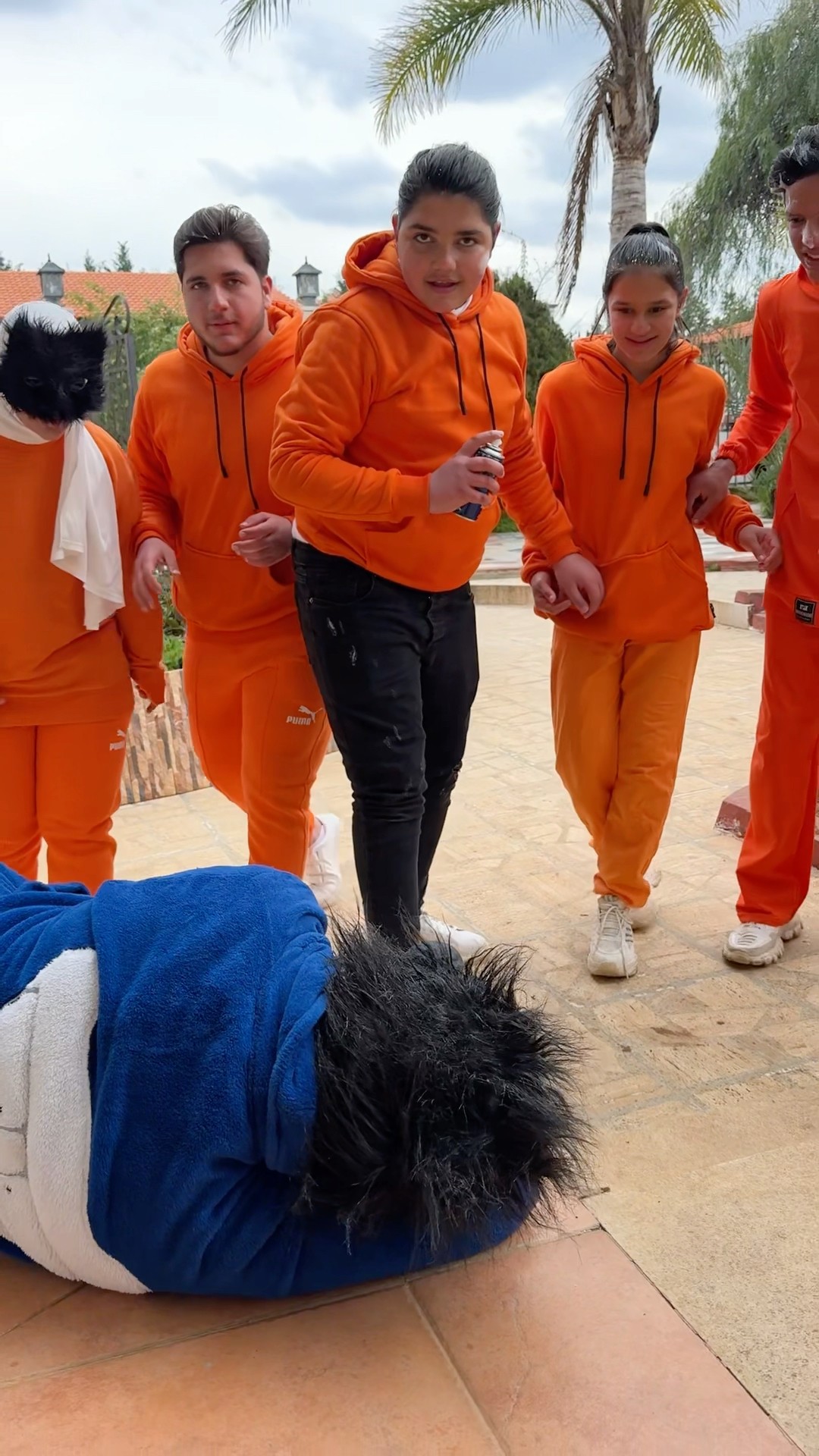 العيلة بالمقالب معندهاش يما ارحميني:?