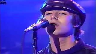 Oasis - 1994-10-17 - The Jon Stewart Show, USA screenshot 4